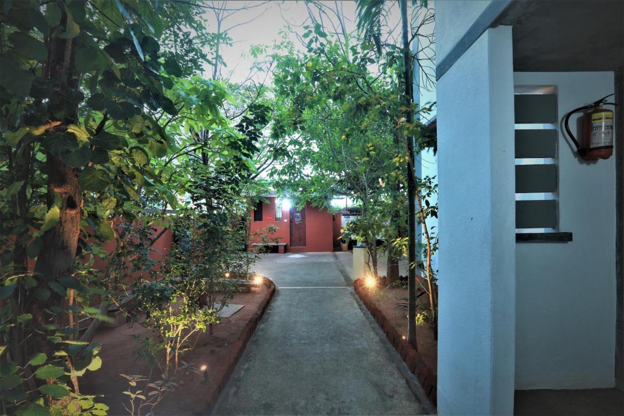 Hotel Du Palais - Auroville Beach Пондичери Екстериор снимка