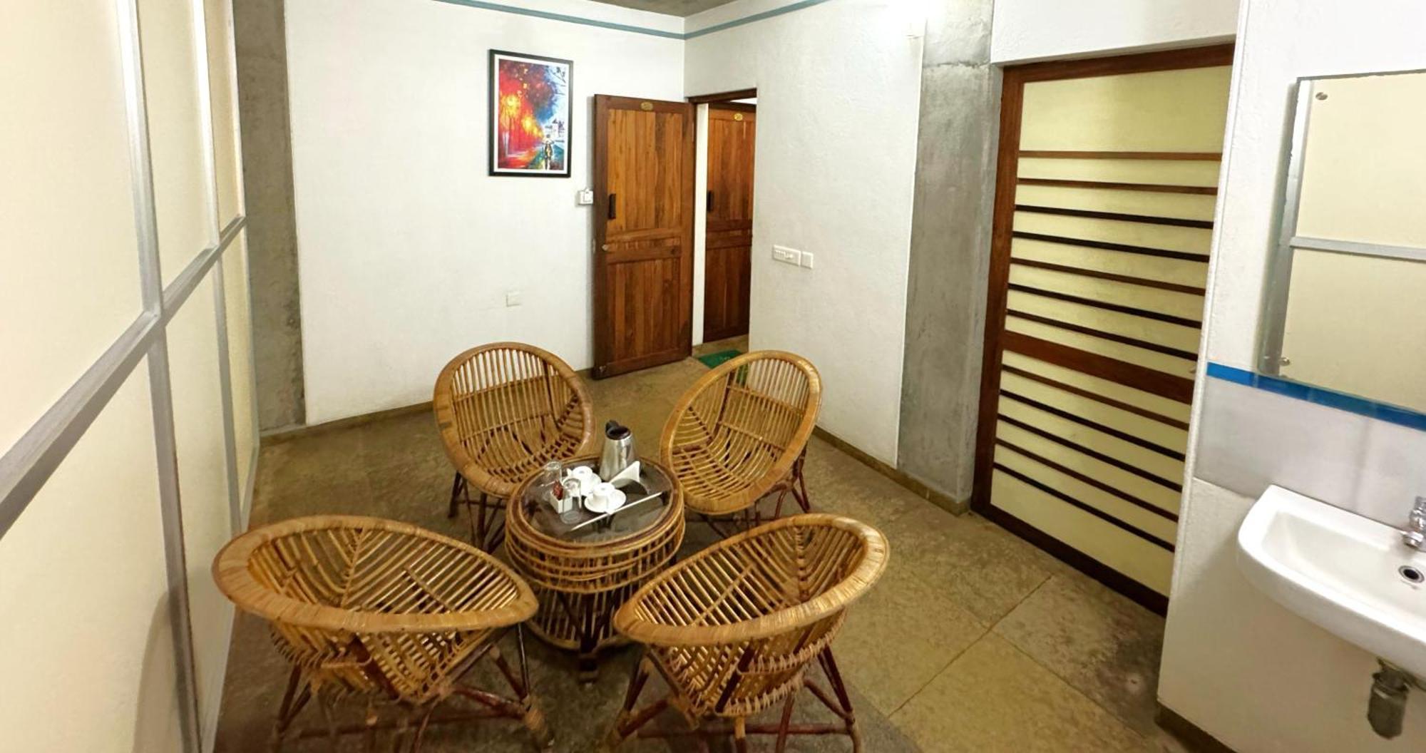 Hotel Du Palais - Auroville Beach Пондичери Екстериор снимка